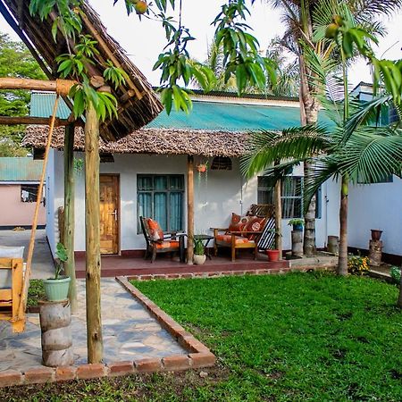 Blue Elephant Villas Аруша Екстер'єр фото